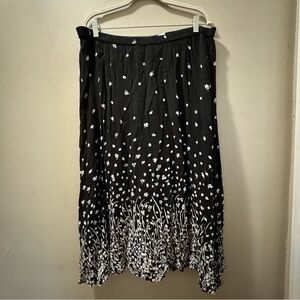 💕 Cathy Daniels | Black and White Floral Midi Skirt Vintage